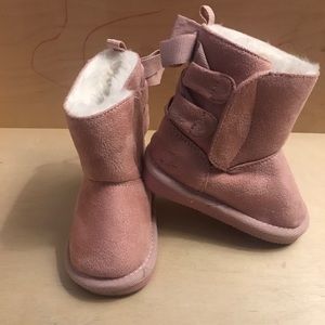 Baby girl snow boots size 4 toddler